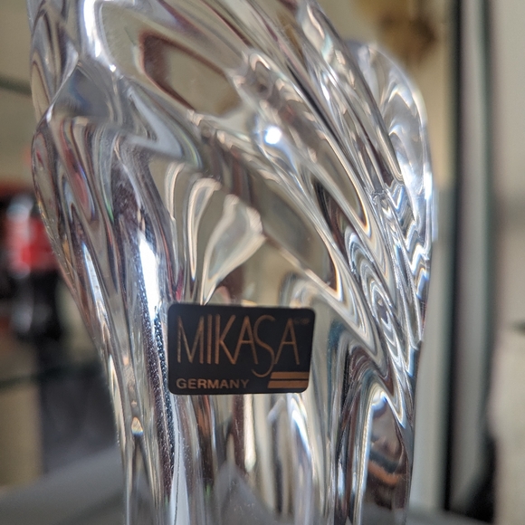 1992 Mikasa vase - Picture 3 of 4